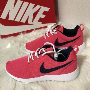 ❌ Will take any good Offer ❌Nike Roshe One